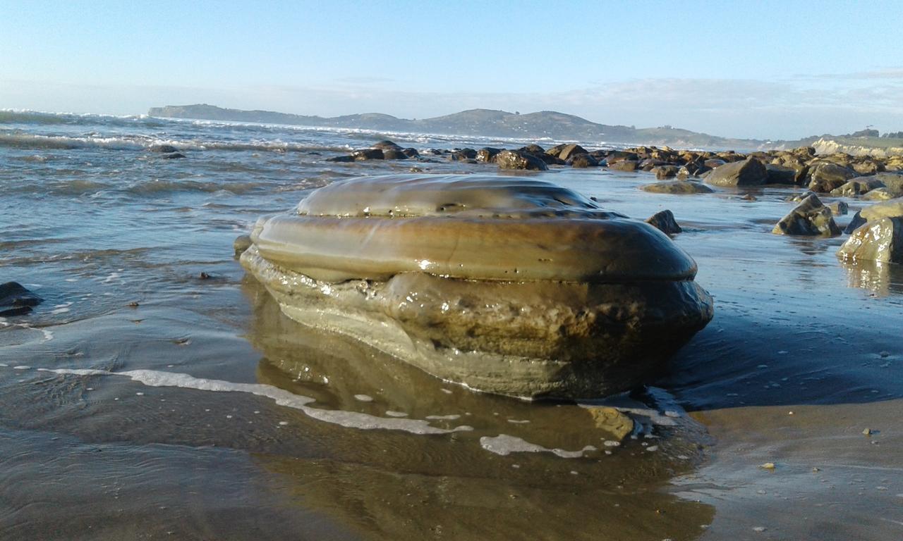 Moeraki Boulders Hampden